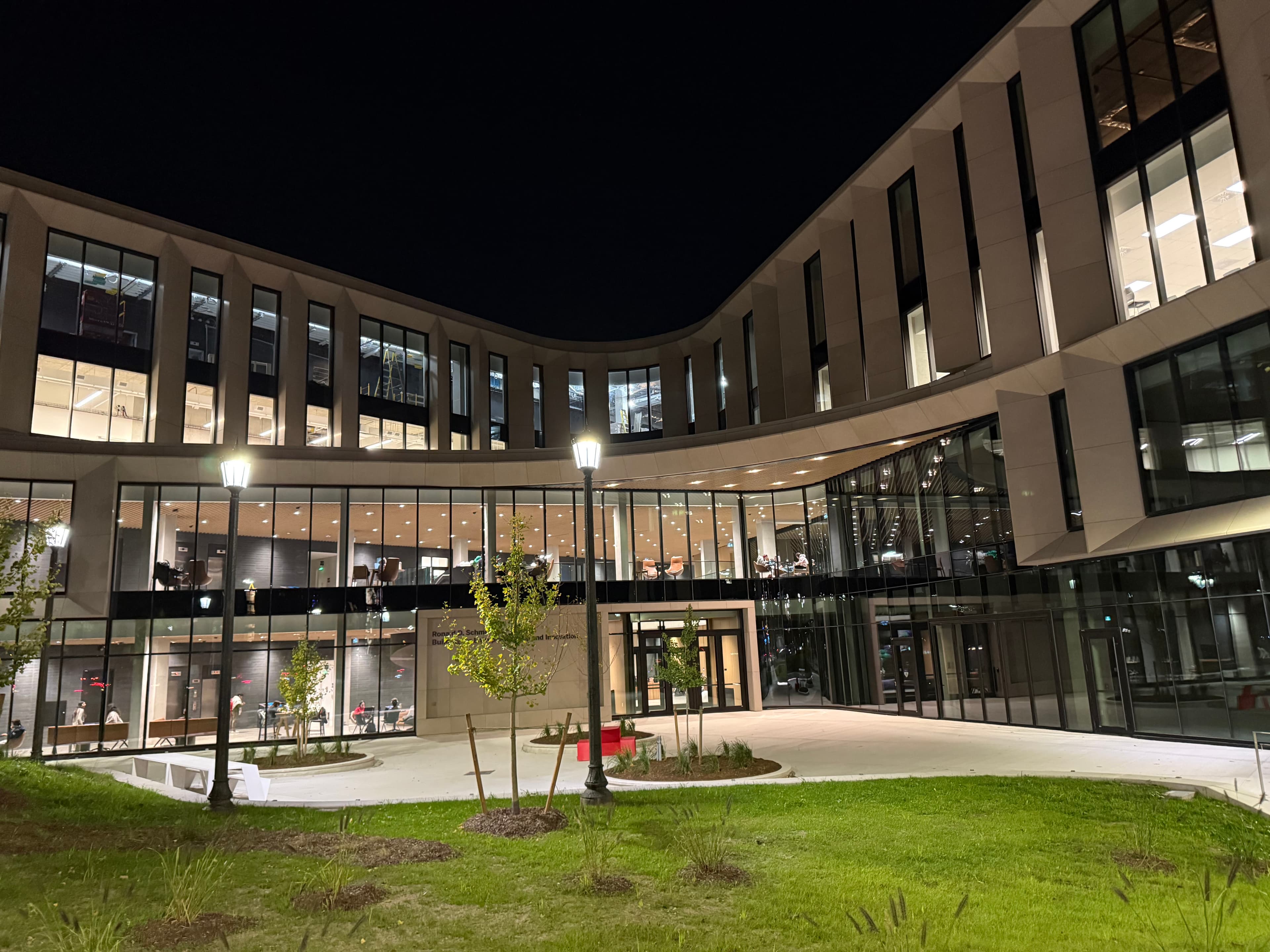 Morrissette at night